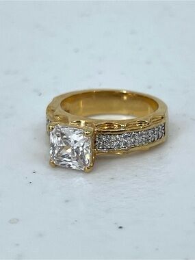 Seta gold toned diamond stone engagement ring